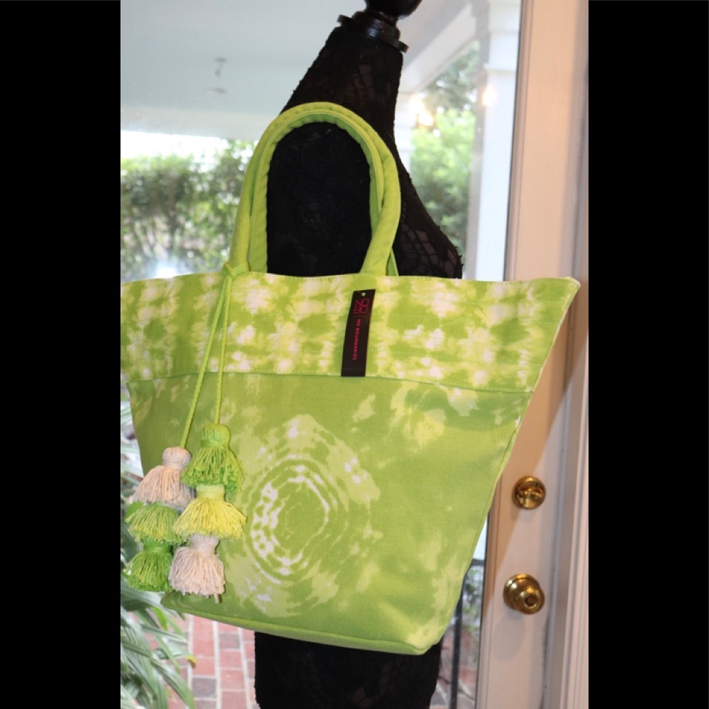 NO BOUNDARIES GREEN/WHITE CANVAS TOTE